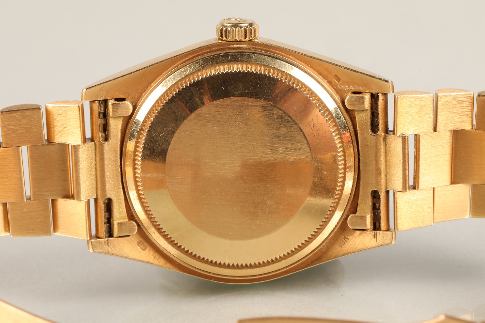 Rolex Oyster Perpetual Day-Date 18k gold Gentleman's wrist watch. Gold coloured dial with Diamond - Image 5 of 10