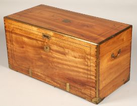 19th century camphorwood chest, brass edged with handles, 104 cm long, 50cm depth, 52 cm high.