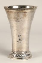 Continental silver flared vase, 22 cm high, 469 grams.