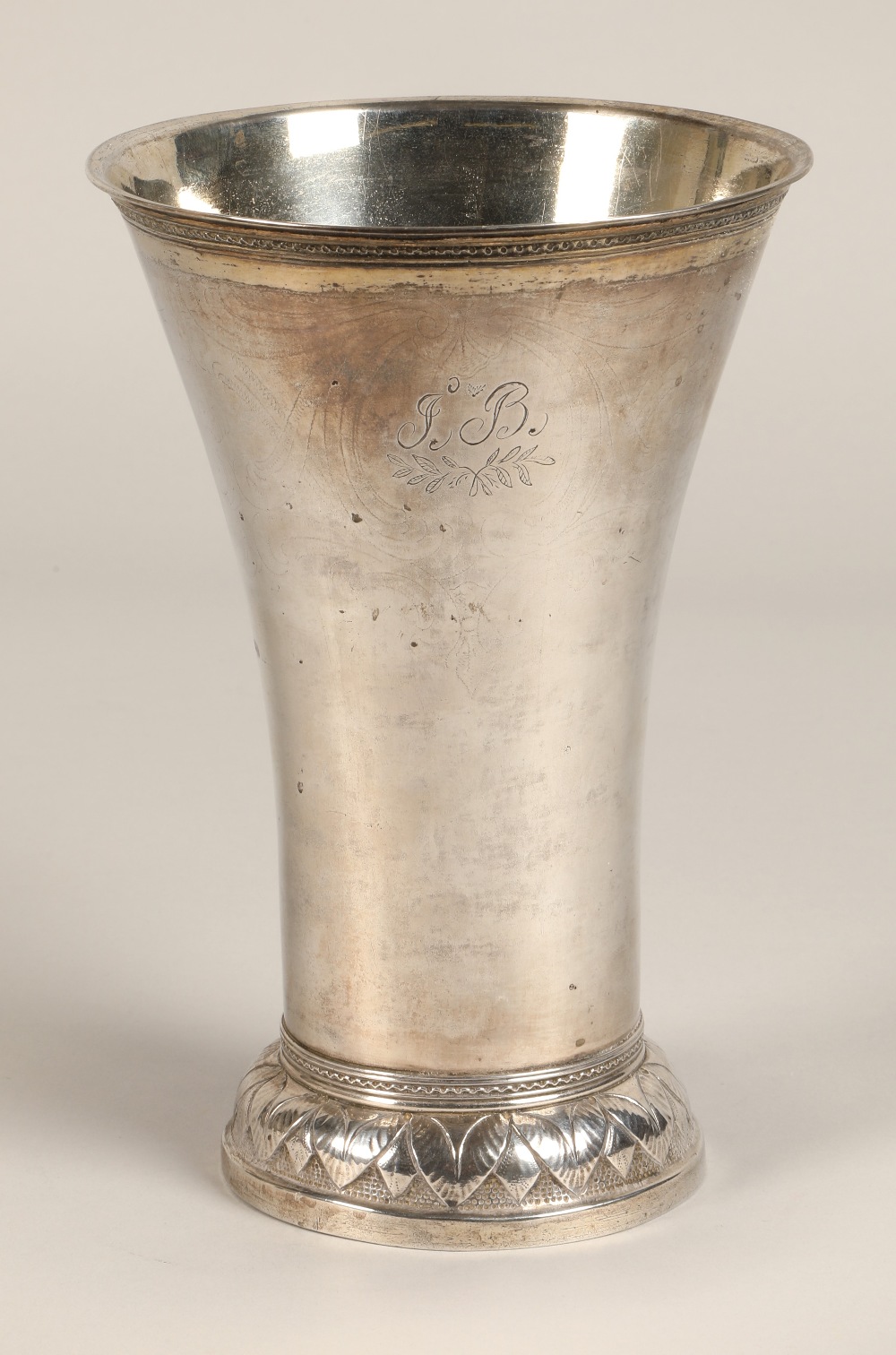 Continental silver flared vase, 22 cm high, 469 grams. - Image 3 of 14