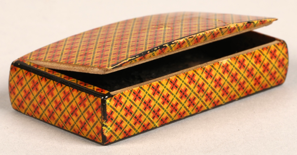 Tartan ware snuff box with wooden hinged lid,8 cm long,4.5 cm width. - Image 2 of 14