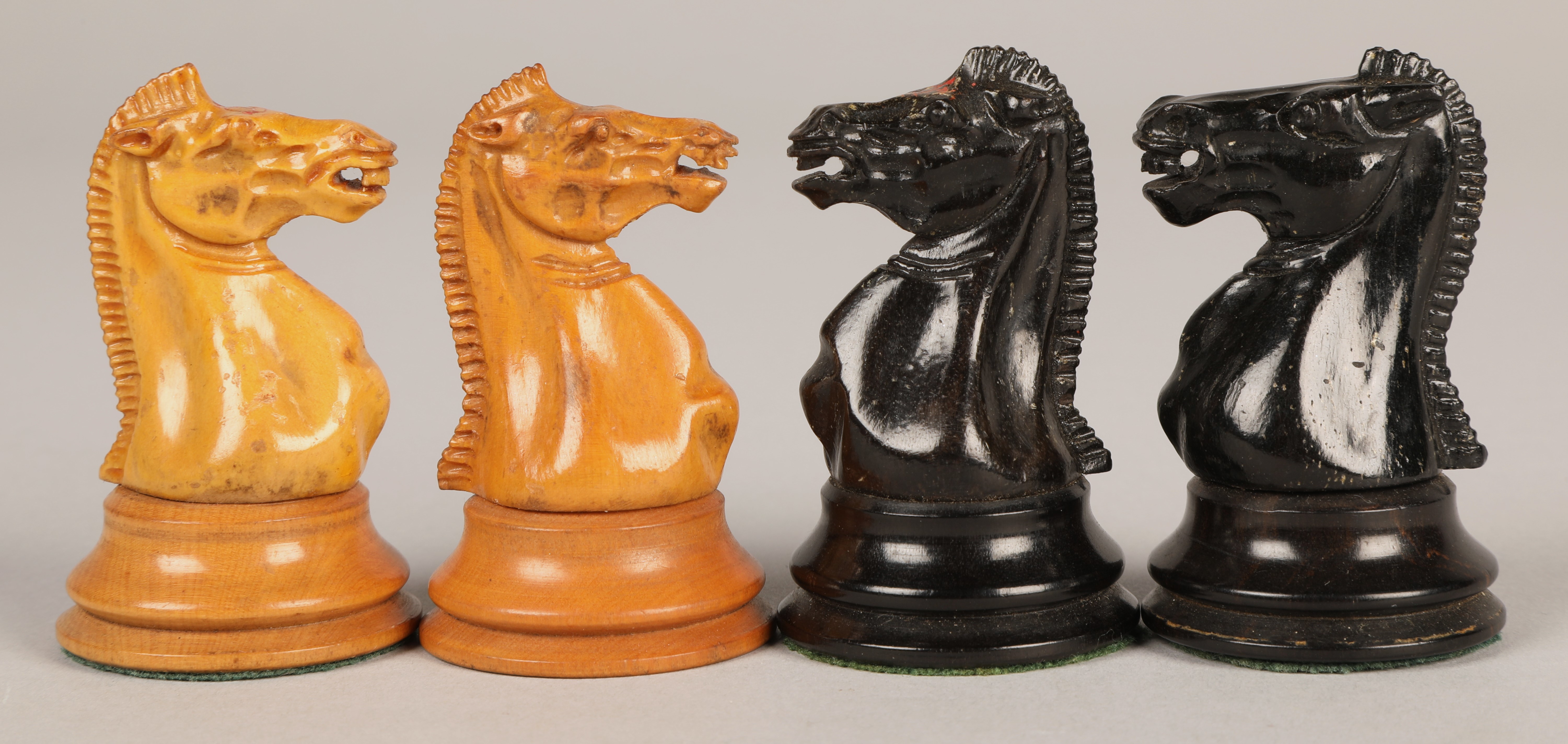 Jaques of London 19th century boxwood and ebony chess set - Image 14 of 24