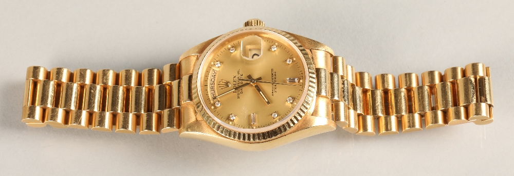 Rolex Oyster Perpetual Day-Date 18k gold Gentleman's wrist watch. Gold coloured dial with Diamond - Image 10 of 10
