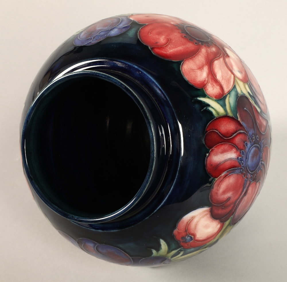 Moorcroft pottery ginger jar with cover, blue ground with tube-lines stylised flowers, impressed - Image 12 of 15