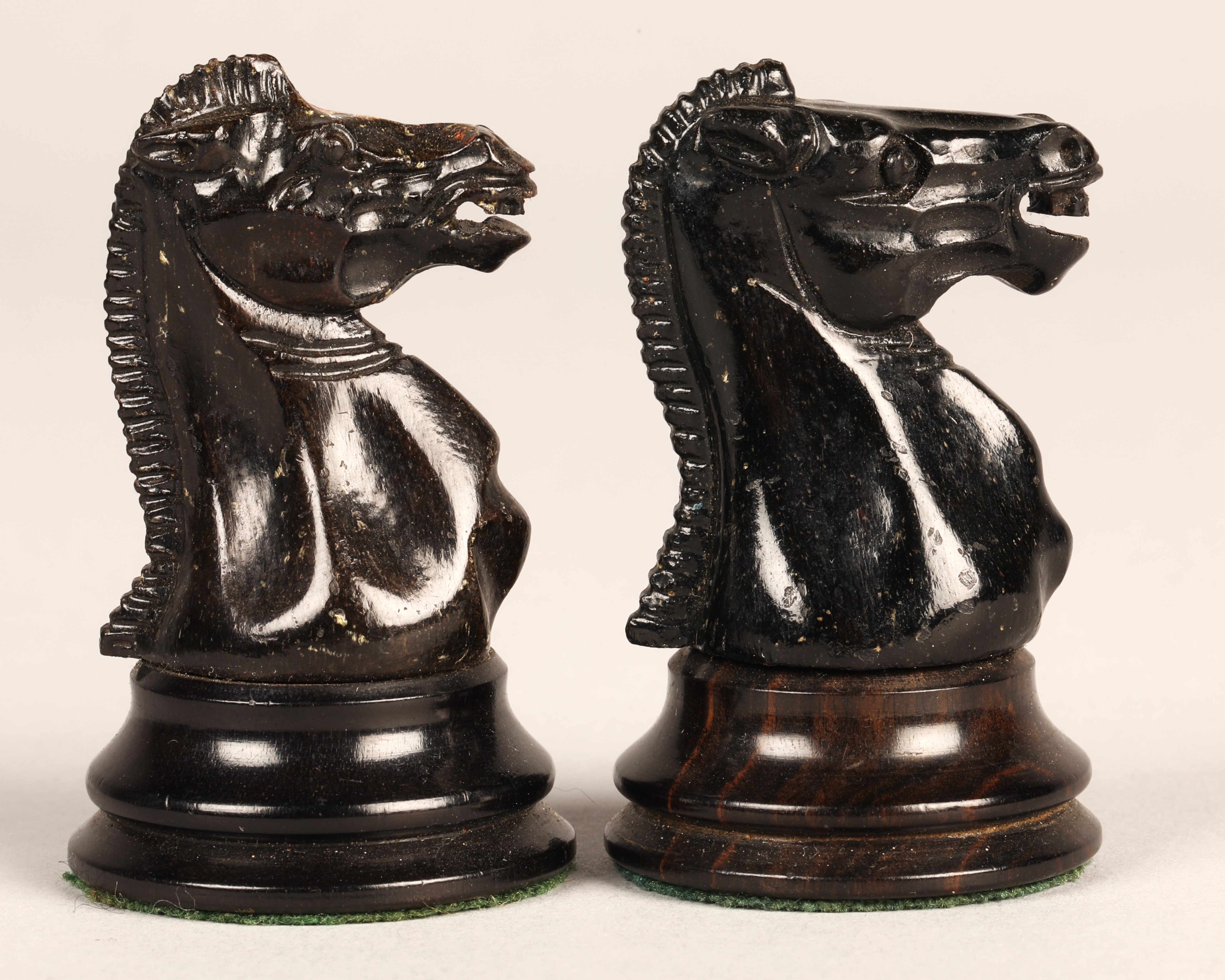 Jaques of London 19th century boxwood and ebony chess set - Image 10 of 24