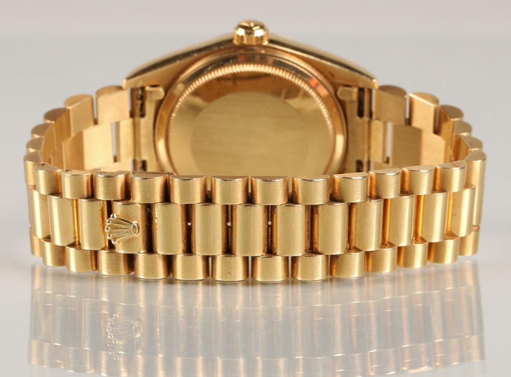 Rolex Oyster Perpetual Day-Date 18k gold Gentleman's wrist watch. Gold coloured dial with Diamond - Image 4 of 10