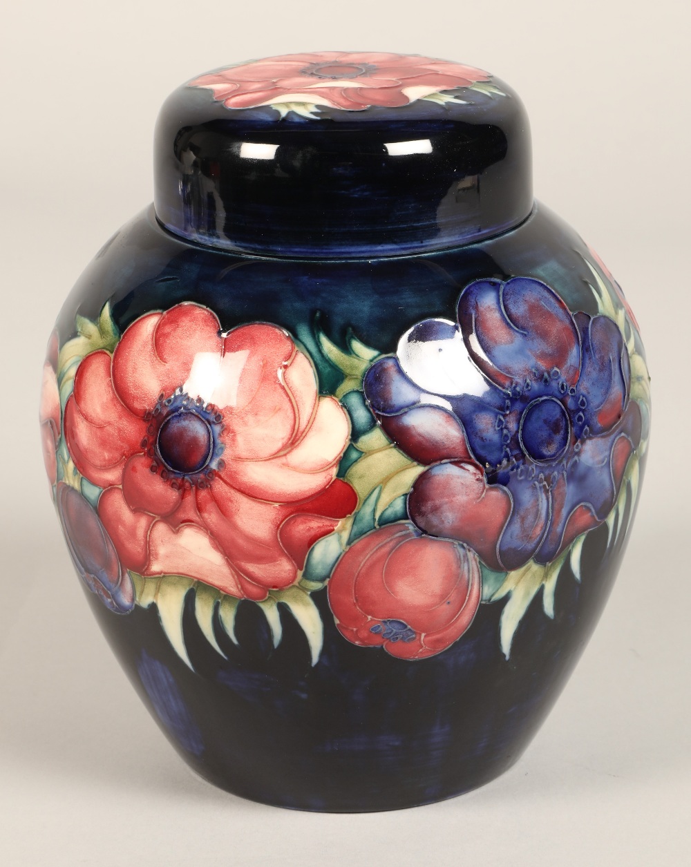 Moorcroft pottery ginger jar with cover, blue ground with tube-lines stylised flowers, impressed - Image 4 of 15