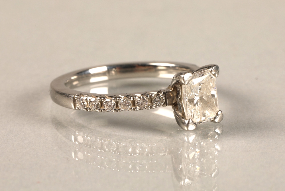 Ladies platinum 0.75 carat diamond solitaire ring with diamond shoulders, ring size K/L. - Image 3 of 6