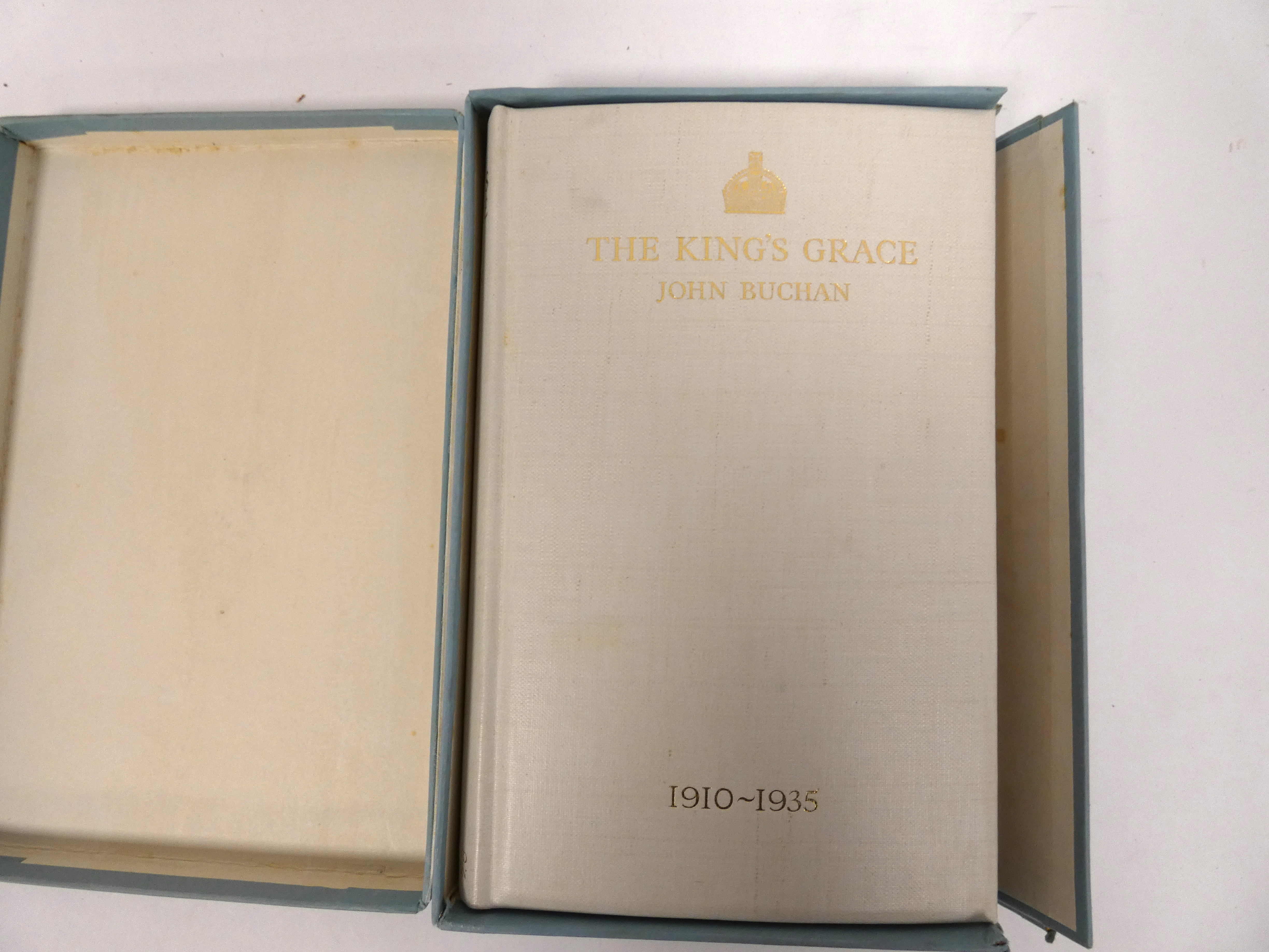 BUCHAN JOHN. The King's Grace. Ltd. ed. 423/500 signed by John Buchan. Col. frontis & other illus. - Image 2 of 5