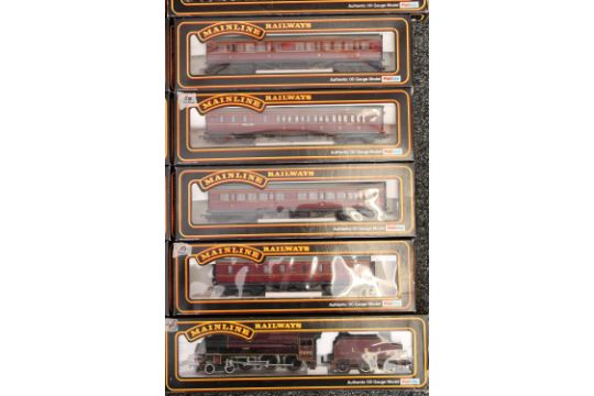 Mainline OO gauge model railway including 37061 4-6-0 Leander tender locomotive 5690 LMS maroon, - Image 2 of 5