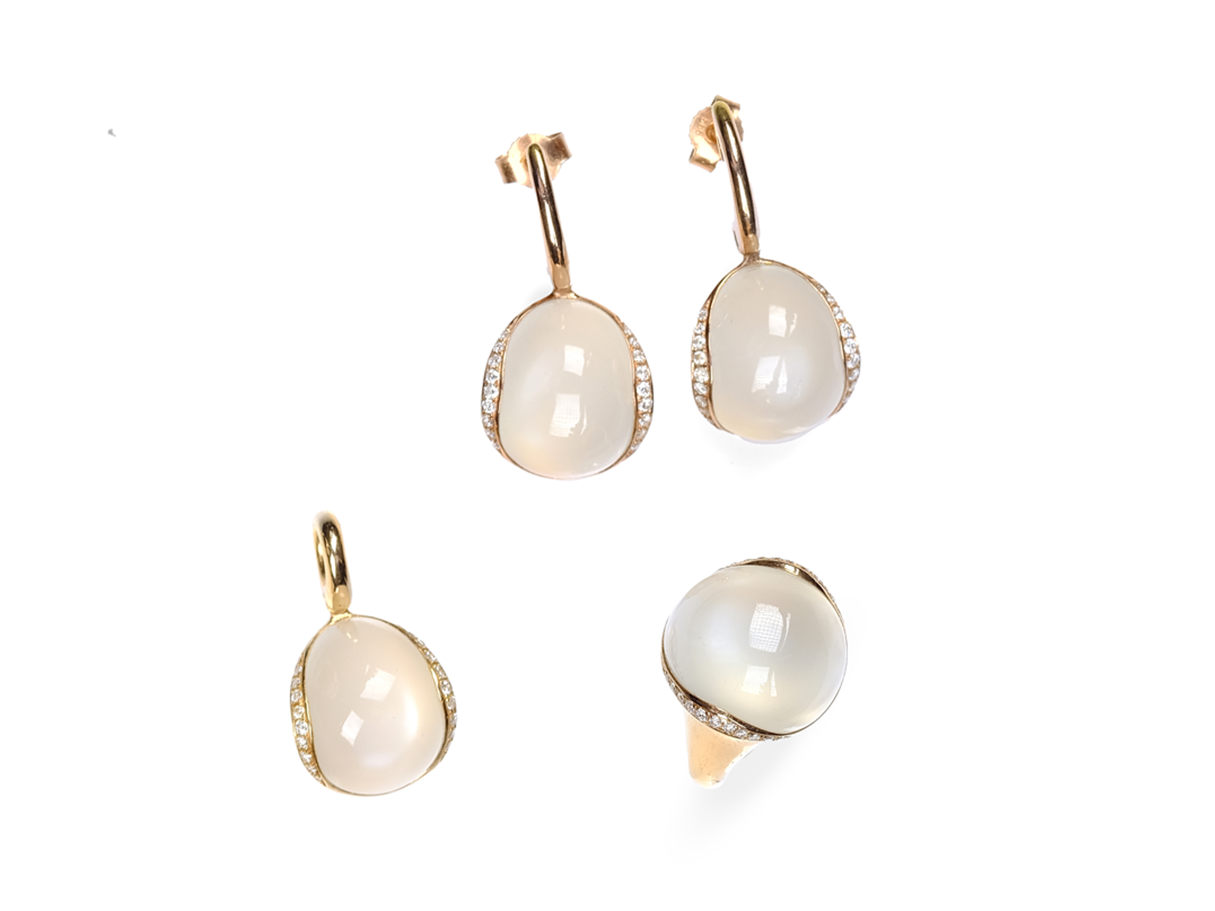 Jewellery set: pair of earrings, pendant & ring - Image 2 of 2