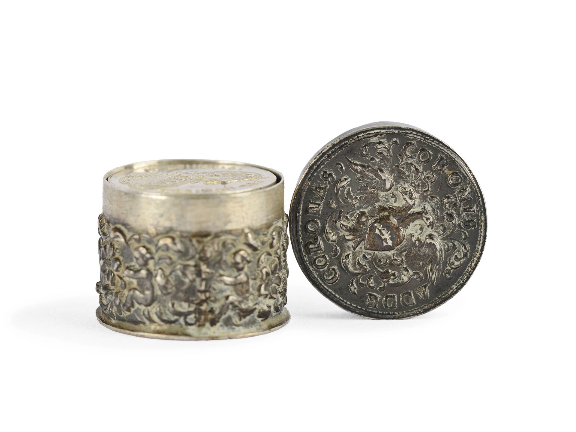 Kleine Dose mit 10 Silbermünzen, CORONAS CORONIS ADDE - Bild 3 aus 5
