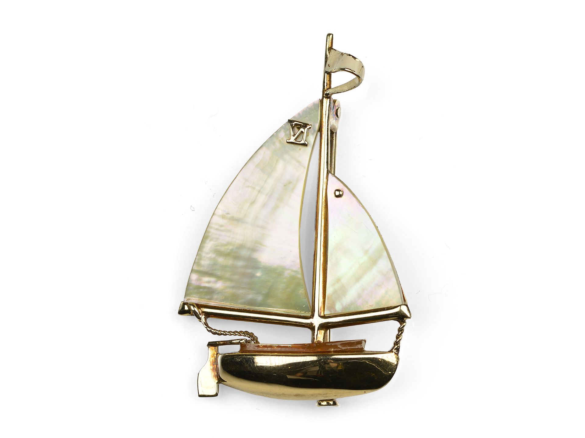 Brosche in Form eines Segelschiffs