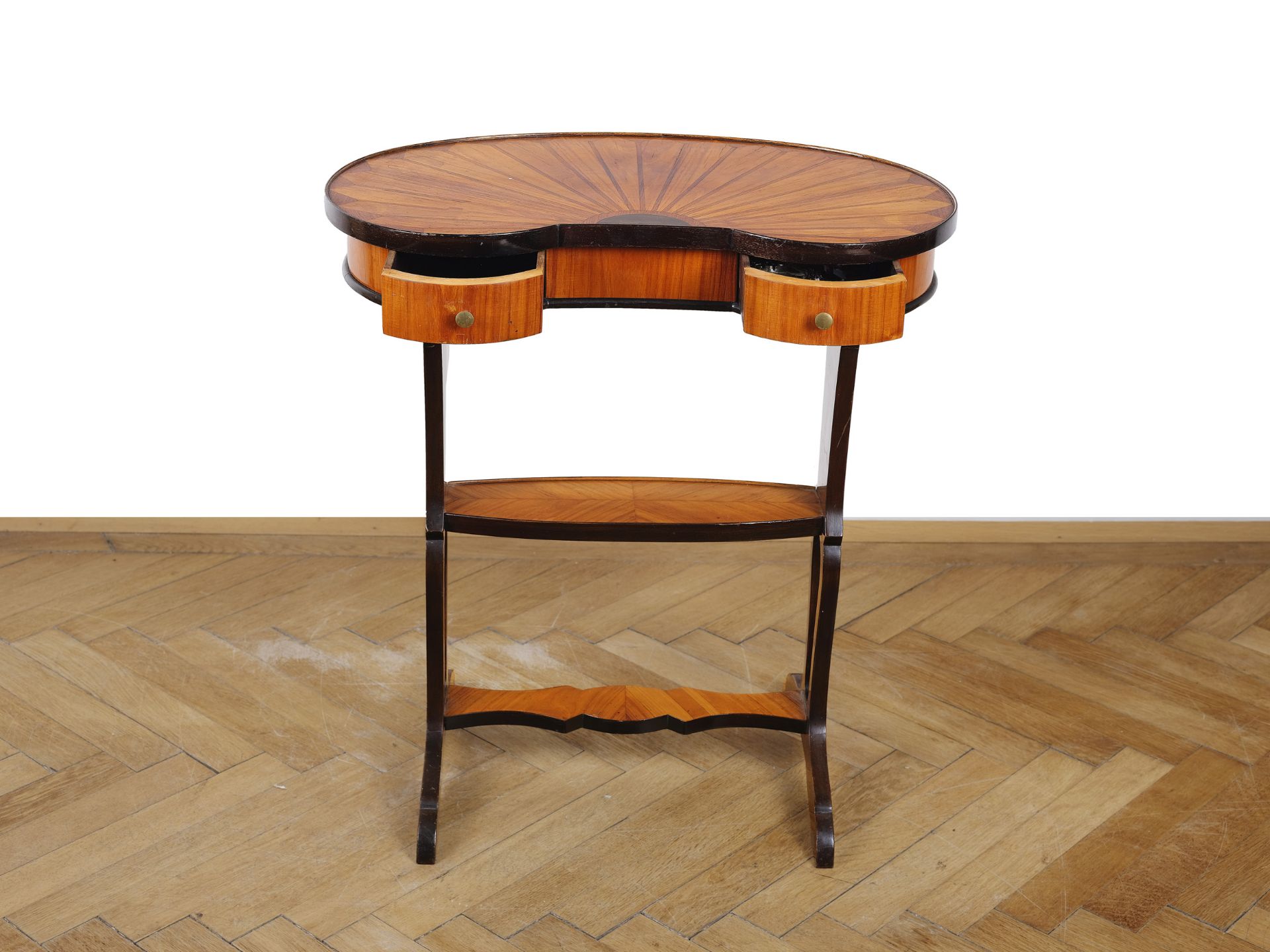 Kleiner Nierentisch, Biedermeier, um 1830/40 - Bild 3 aus 6