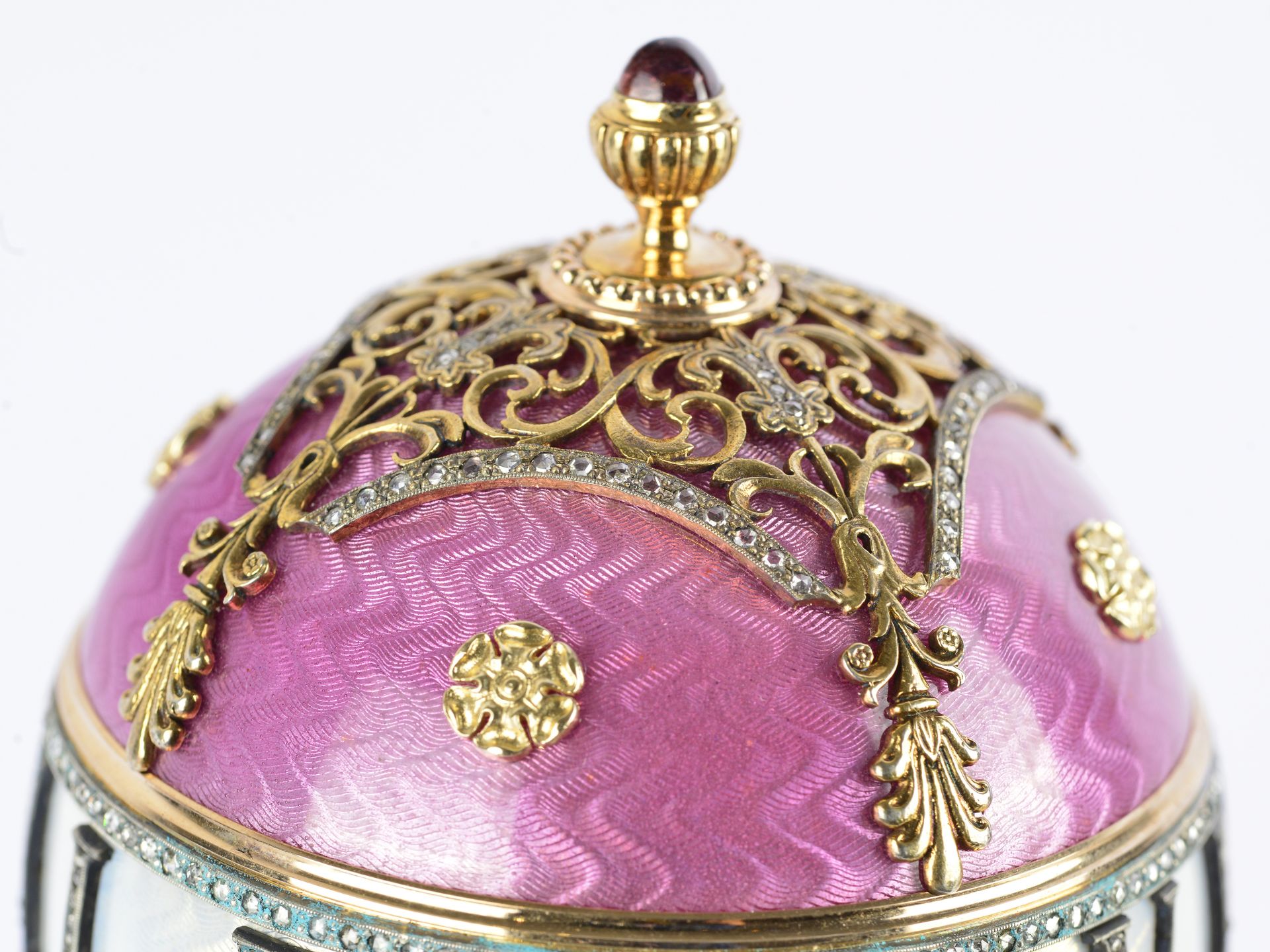 Hochbedeutendes Unikat einer Kolonnaden-Uhr, im Stil von Peter Carl Fabergé, Sankt Petersburg 1846 - - Bild 12 aus 17