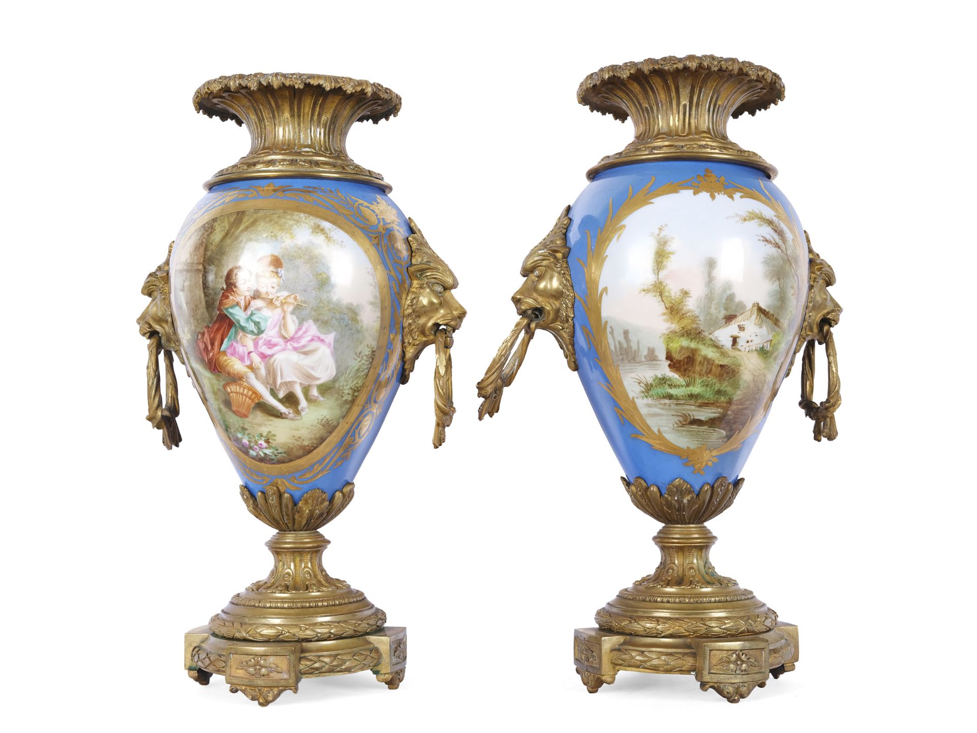 Paar Vasen mit Watteau-Szene, Sèvres, Paris, Mitte 19. Jahrhundert - Bild 3 aus 3