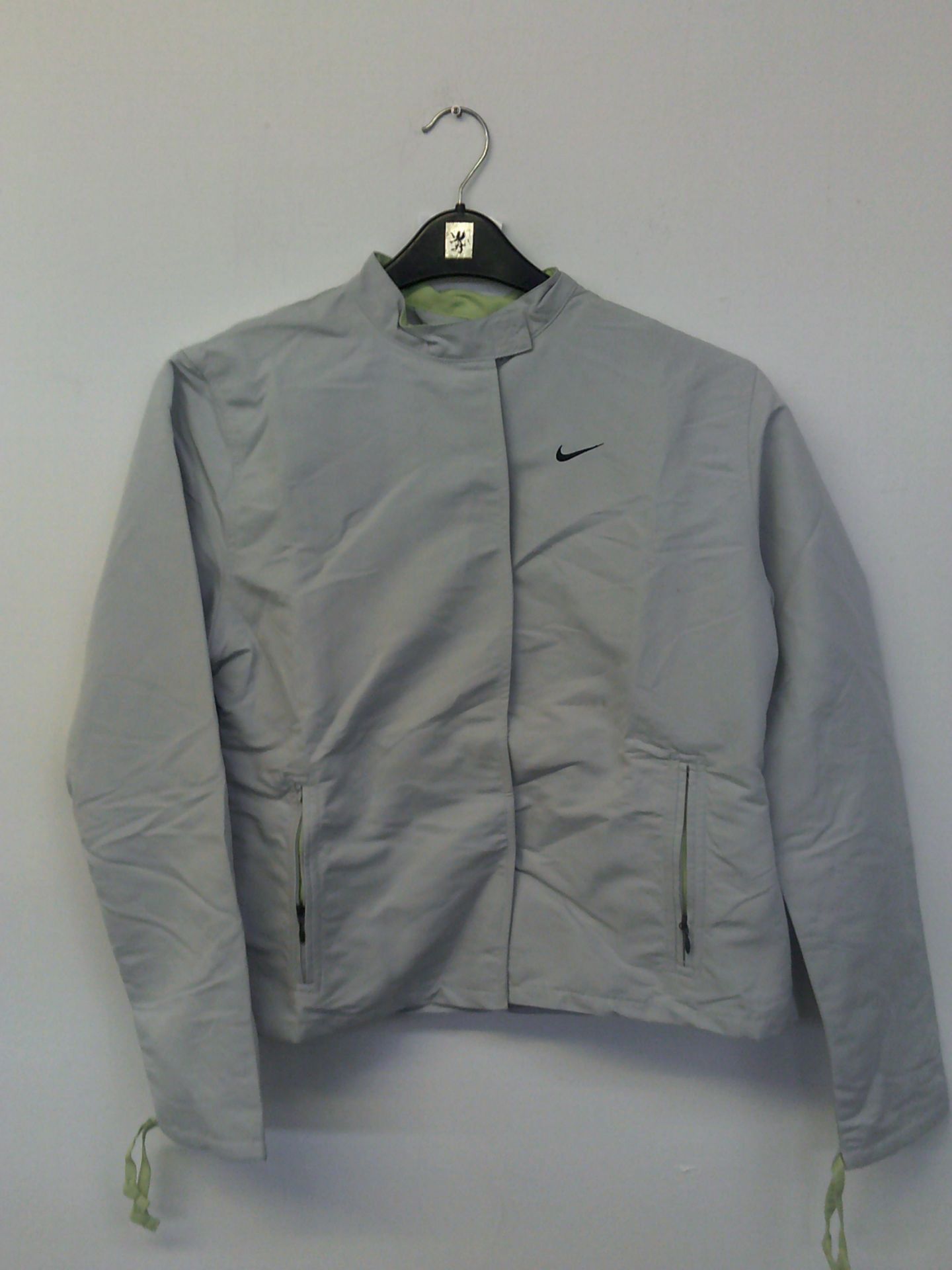 NIKE ACG WIMENS JACKET SIZE MEDIUM