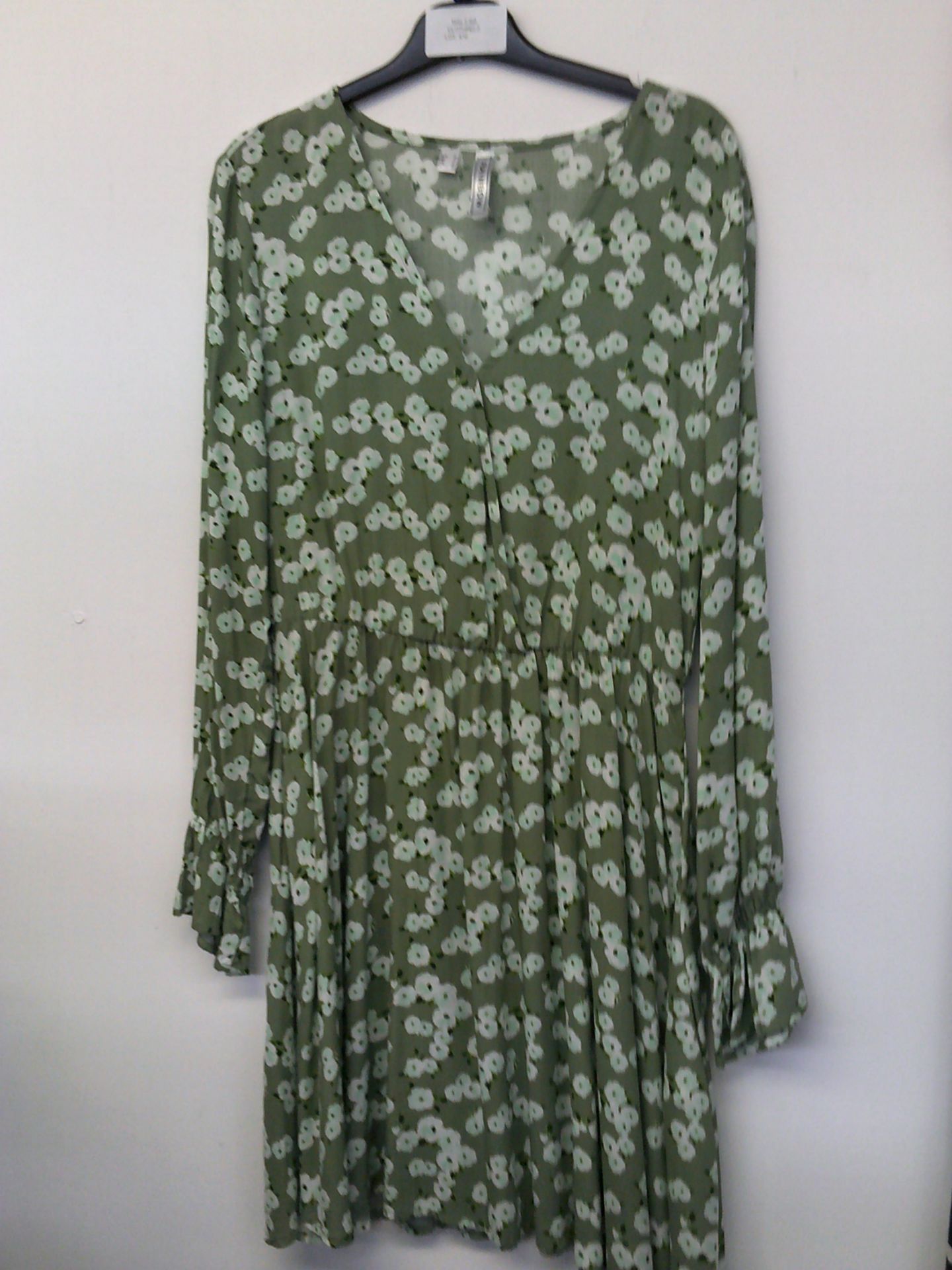 RAINBOW GREEN FLOWER DRESS SIZE 14