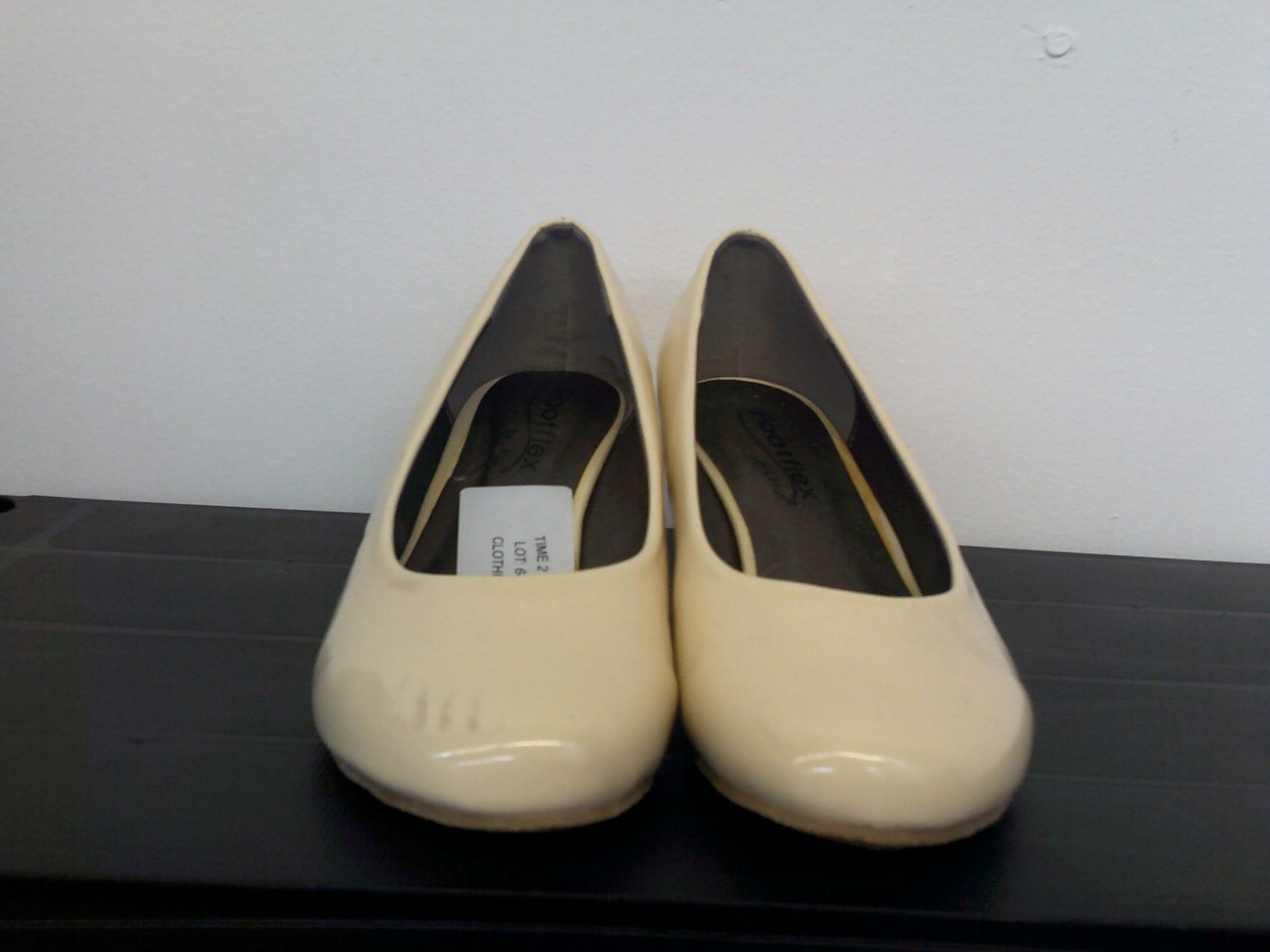 Lotus Footflex Cream Wedges Size 6