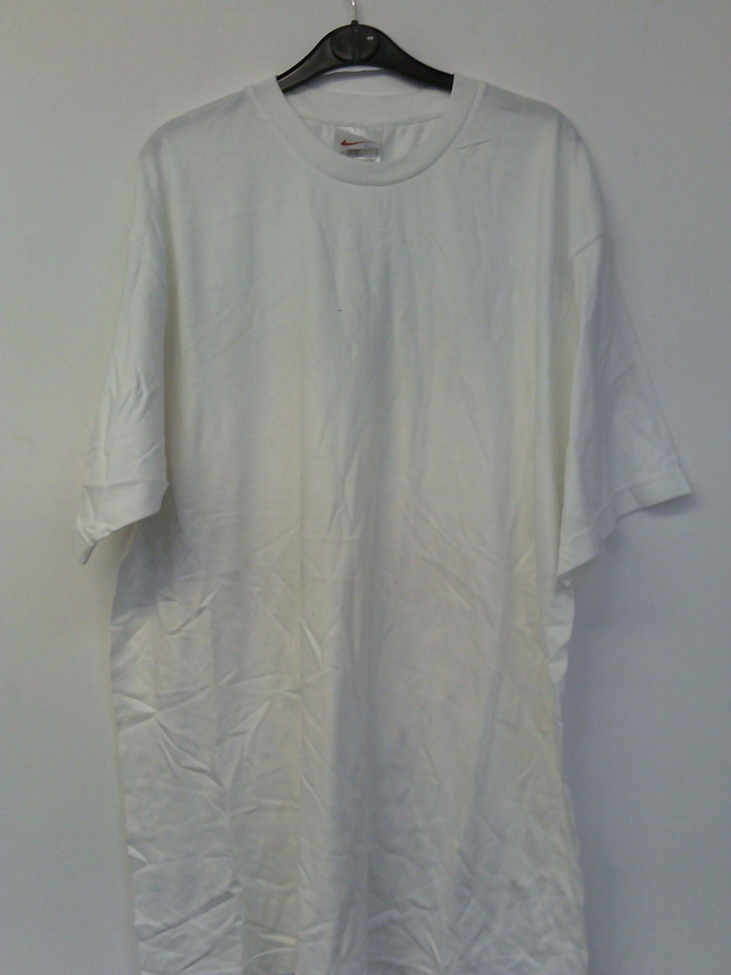 MENS NIKE WHITE T SHIRT SIZE XXL