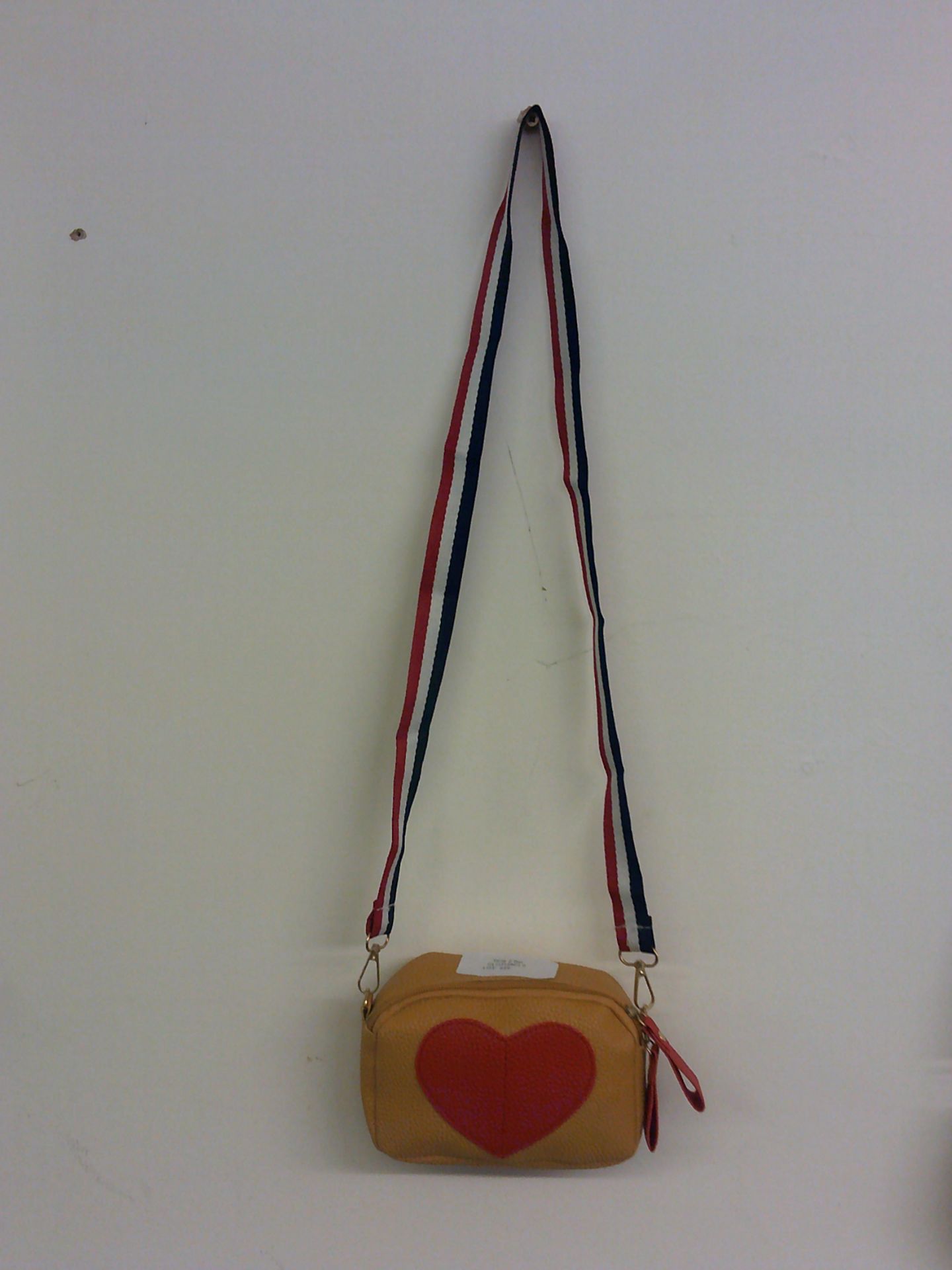 LOVE HEART SHOULDER BAG