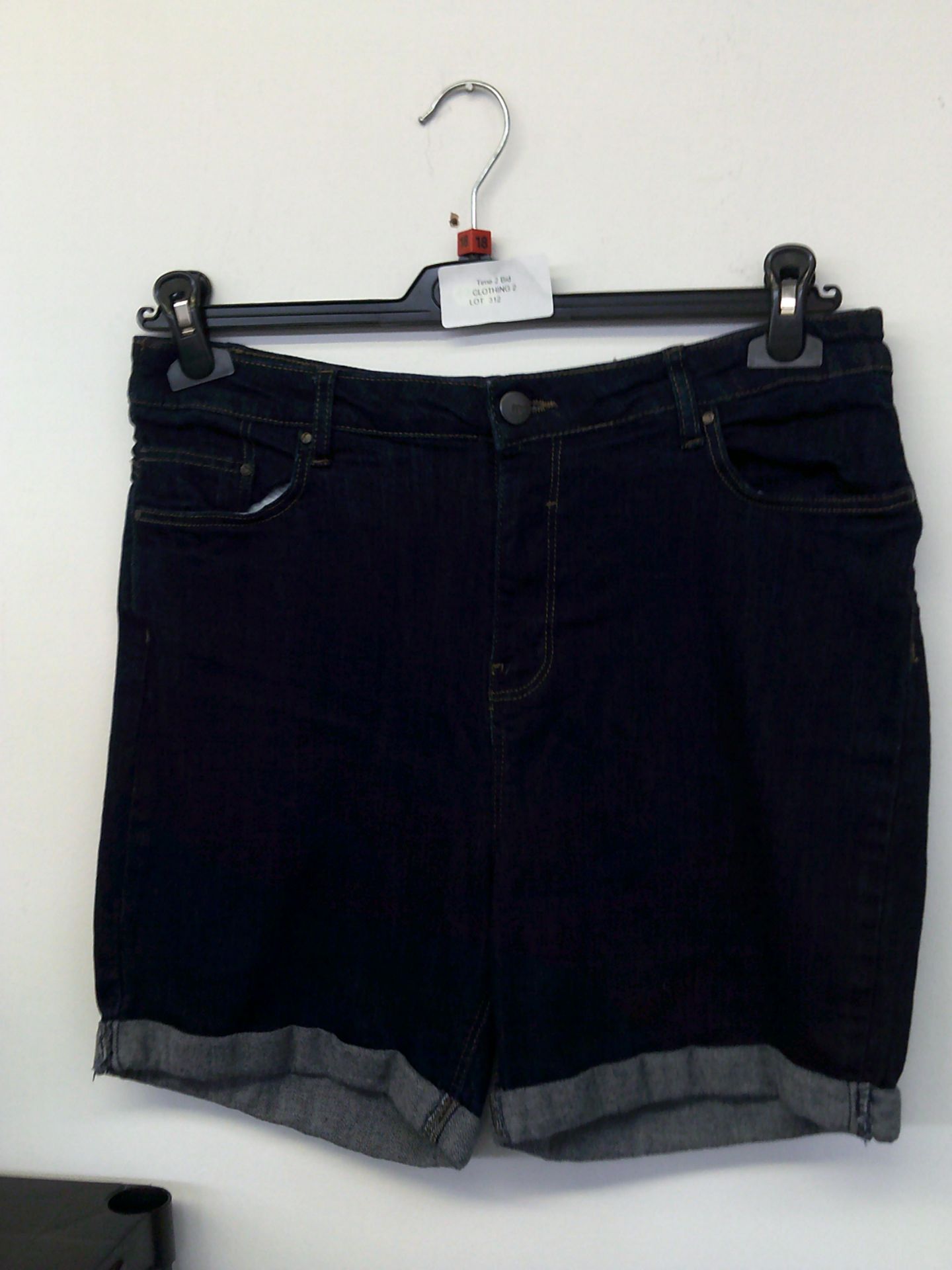 DENIM ESSENTIALS DENIM SHORTS SIZE 18