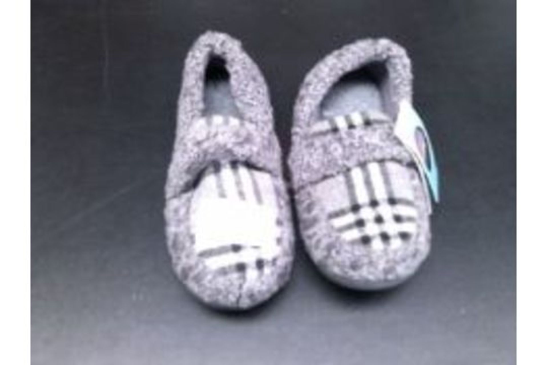 Rockdove Slippers Size 6 (Delivery Band A)