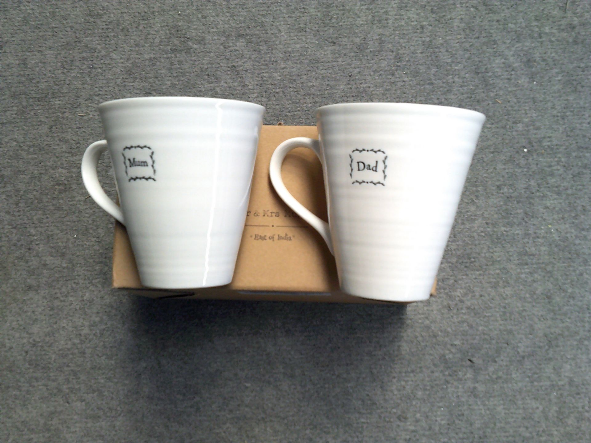 Mr&mrs mugs (Delivery Band A)