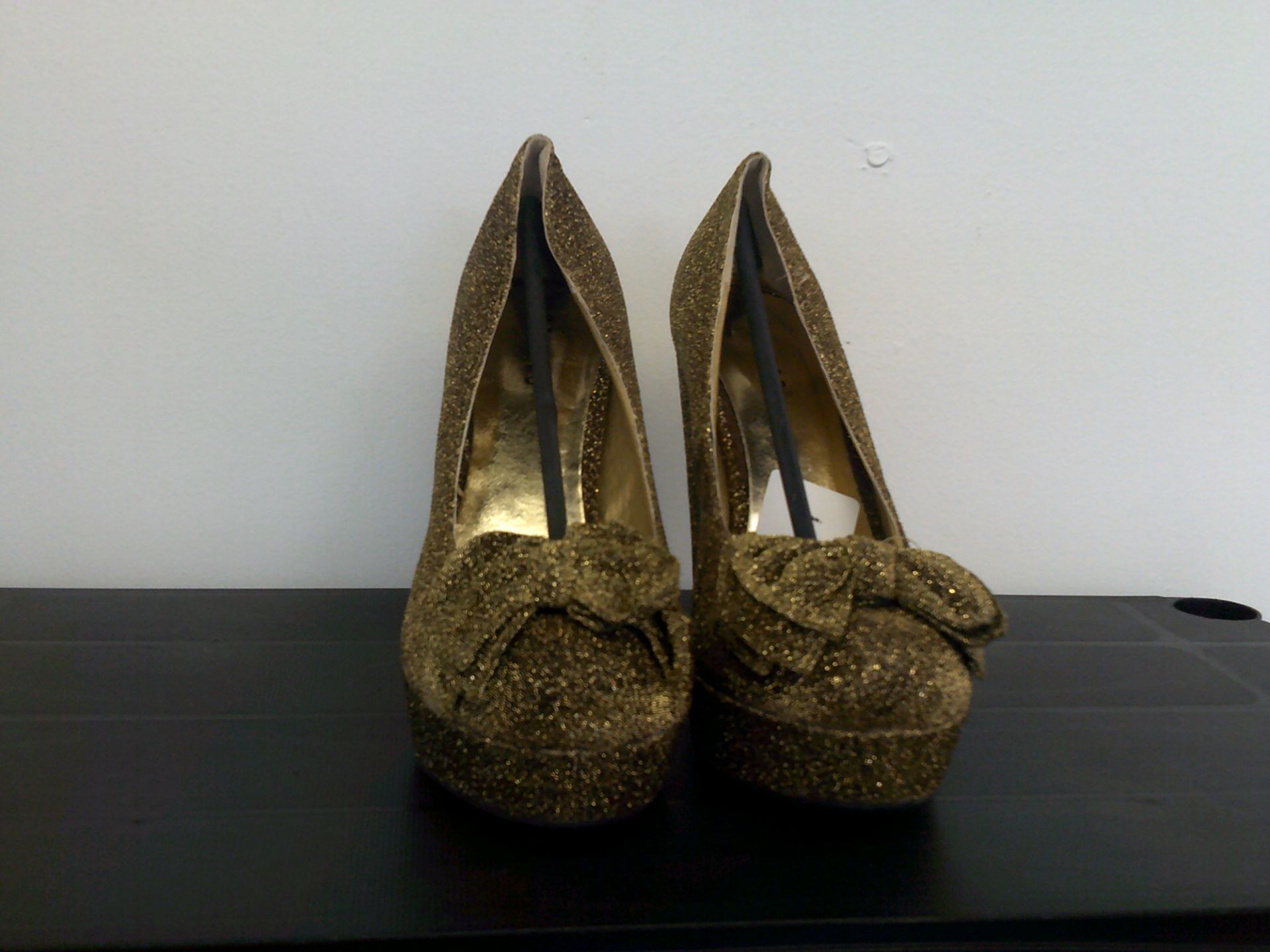 Bamboo Gold Heels Size 6