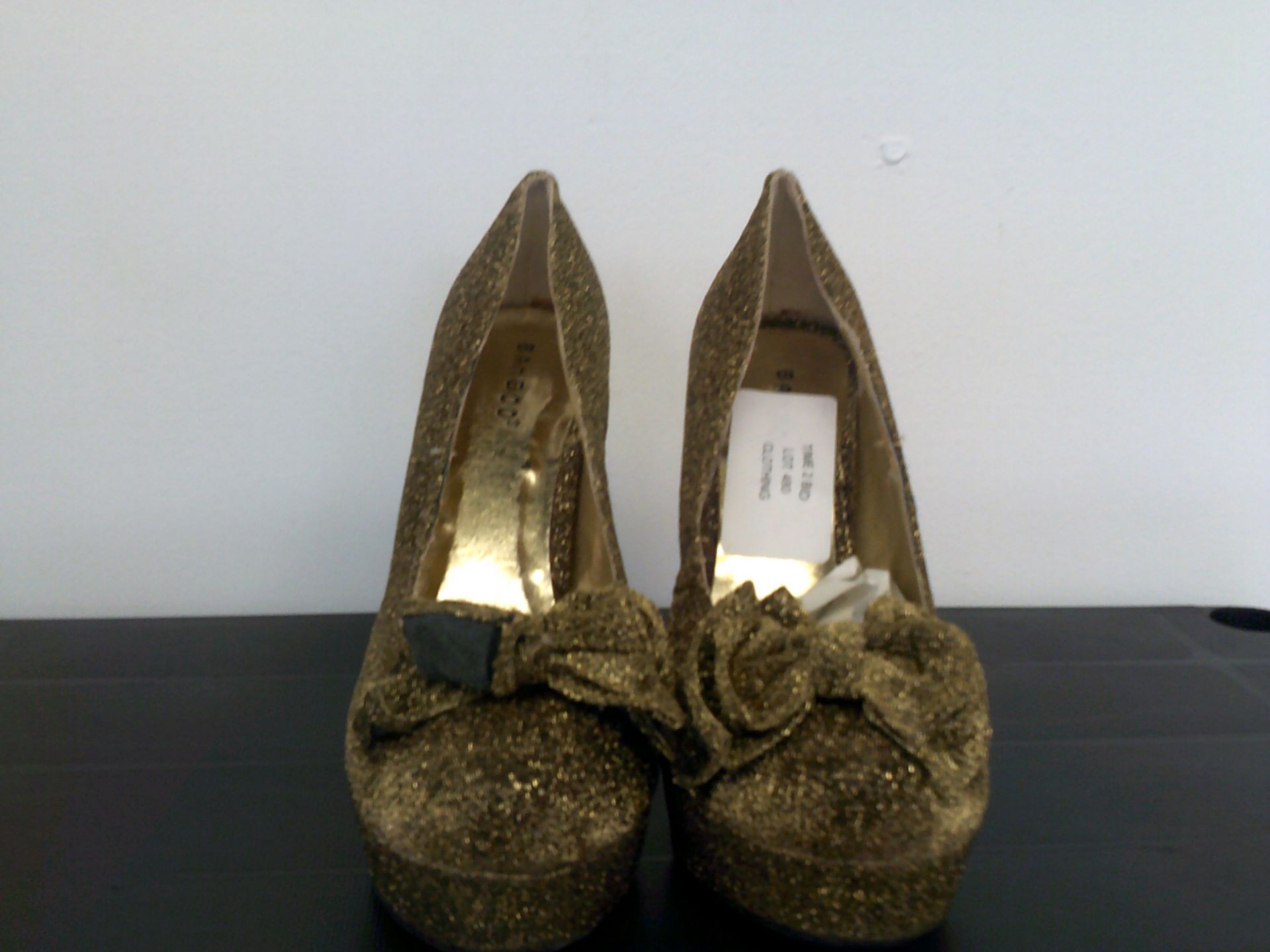 Bamboo Gold Heels Size 6