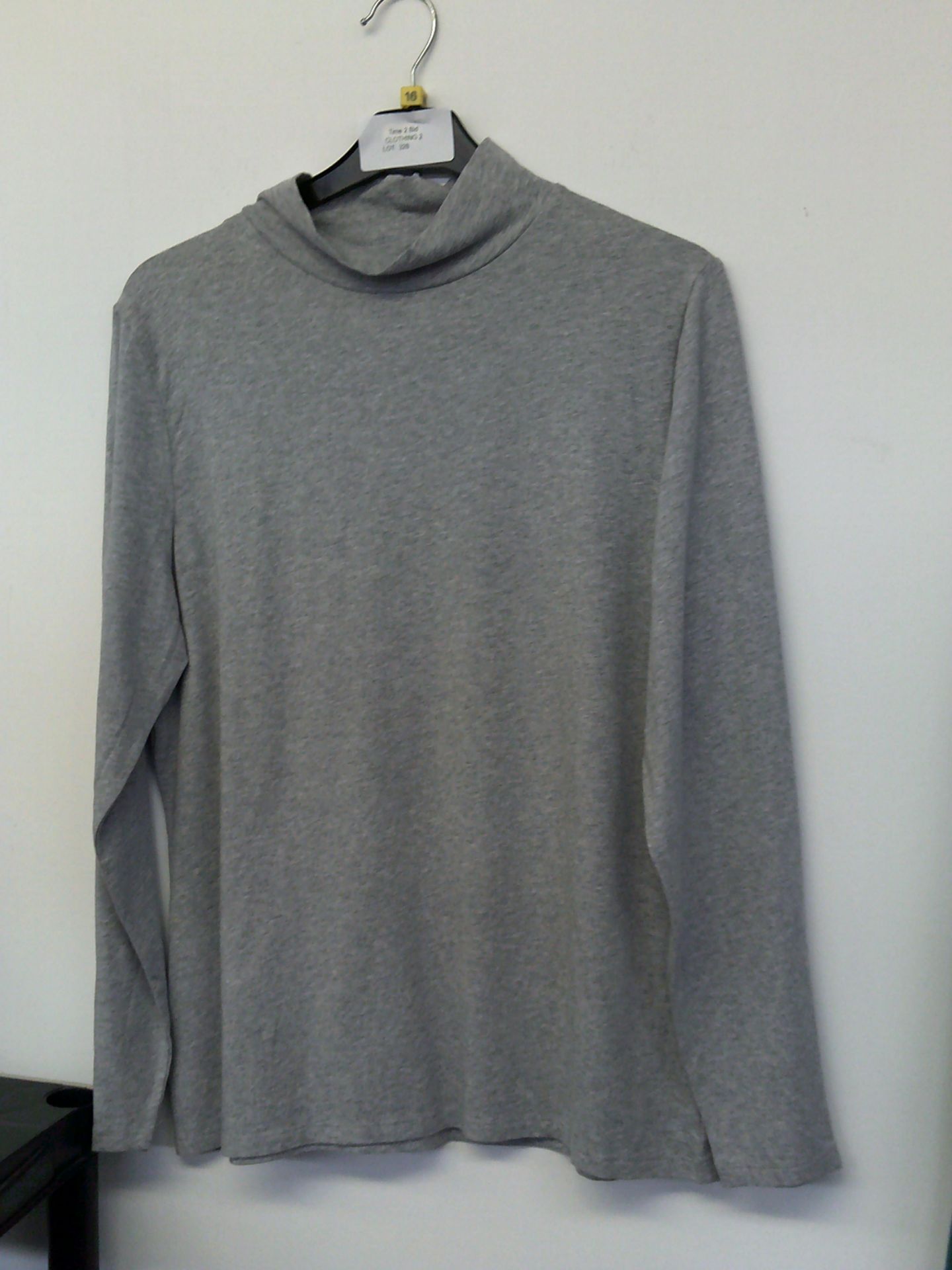 MARKS AND SPENCERS LONG SLEEVE TOP SIZE 16