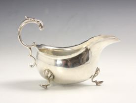 A George V silver sauce boat, Horace Woodward & Co Ltd, London 1914, the acanthus capped flying