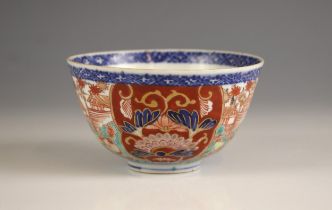 A Chinese imari porcelain bowl, 19th century, the circular bowl externally decorated with reserves