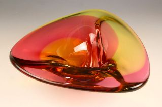 A Studio Glashyttan Ahus glass bowl, of stylised triangular form, the body in a pink, yellow and