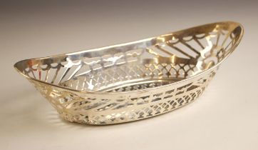 An Edwardian silver basket, Barker Brothers, Chester 1907, the basket of navette form with