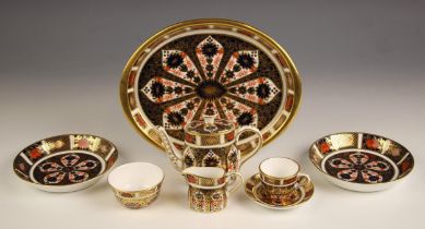 A Royal Crown Derby Imari 1128 pattern miniature solitaire tea service, 20th century, comprising a