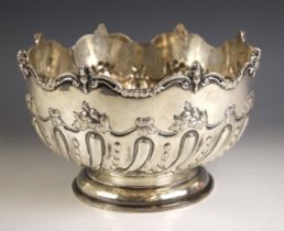 An Edwardian silver rose bowl, Elkington and Co Ltd, Birmingham 1904, the cast mask rim above a