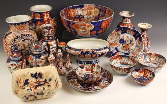 A collection Japanese Imari porcelain, predominantly Meiji Period (1868-1912), to include vases,