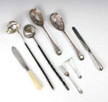 A collection of silver items, to include: a George III silver table knife, Richard Richardson II,