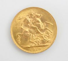 An Edward VII full sovereign, dated 1910, 8gms