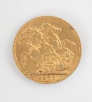 An Edward VII full sovereign, dated 1907, 8gms