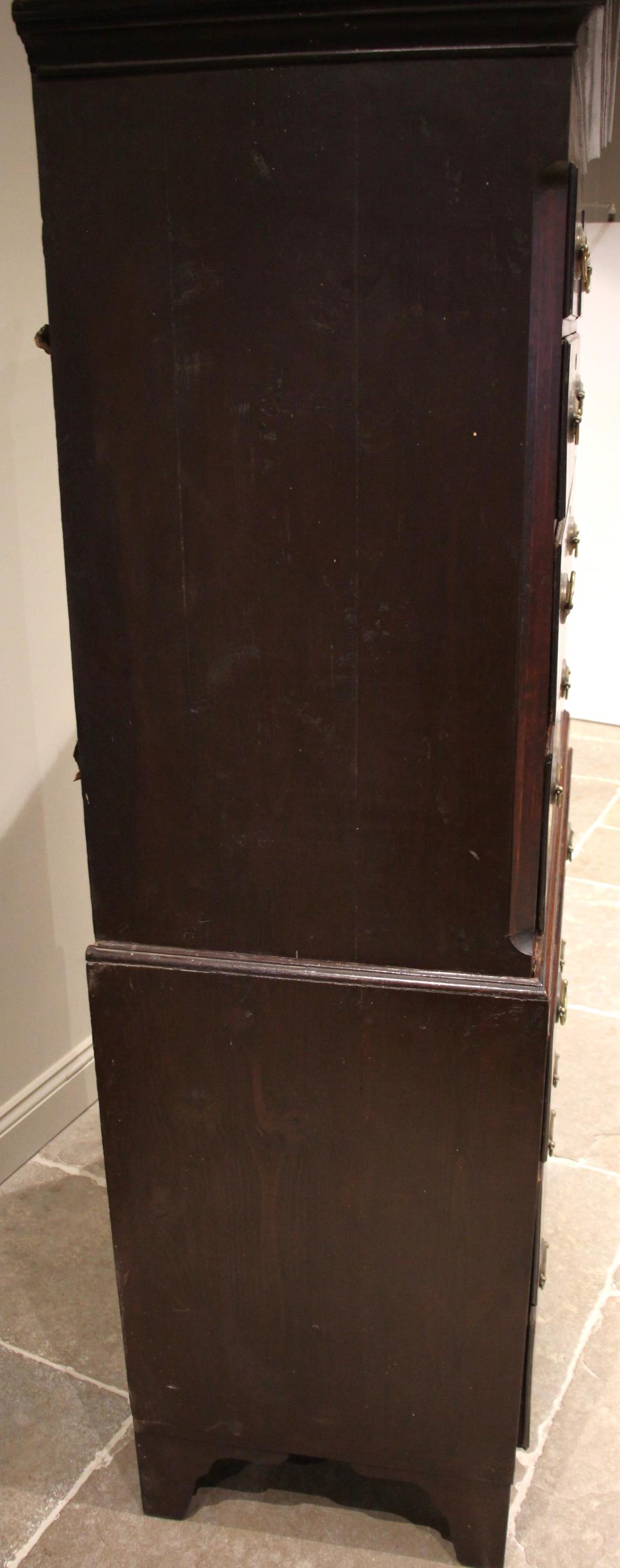 A George III mahogany chest on chest, the moulded cornice over a frieze inlaid with satinwood - Image 3 of 3