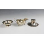 A group of silver items, to include a George V silver pedestal dish, Walker and Hall, Sheffield