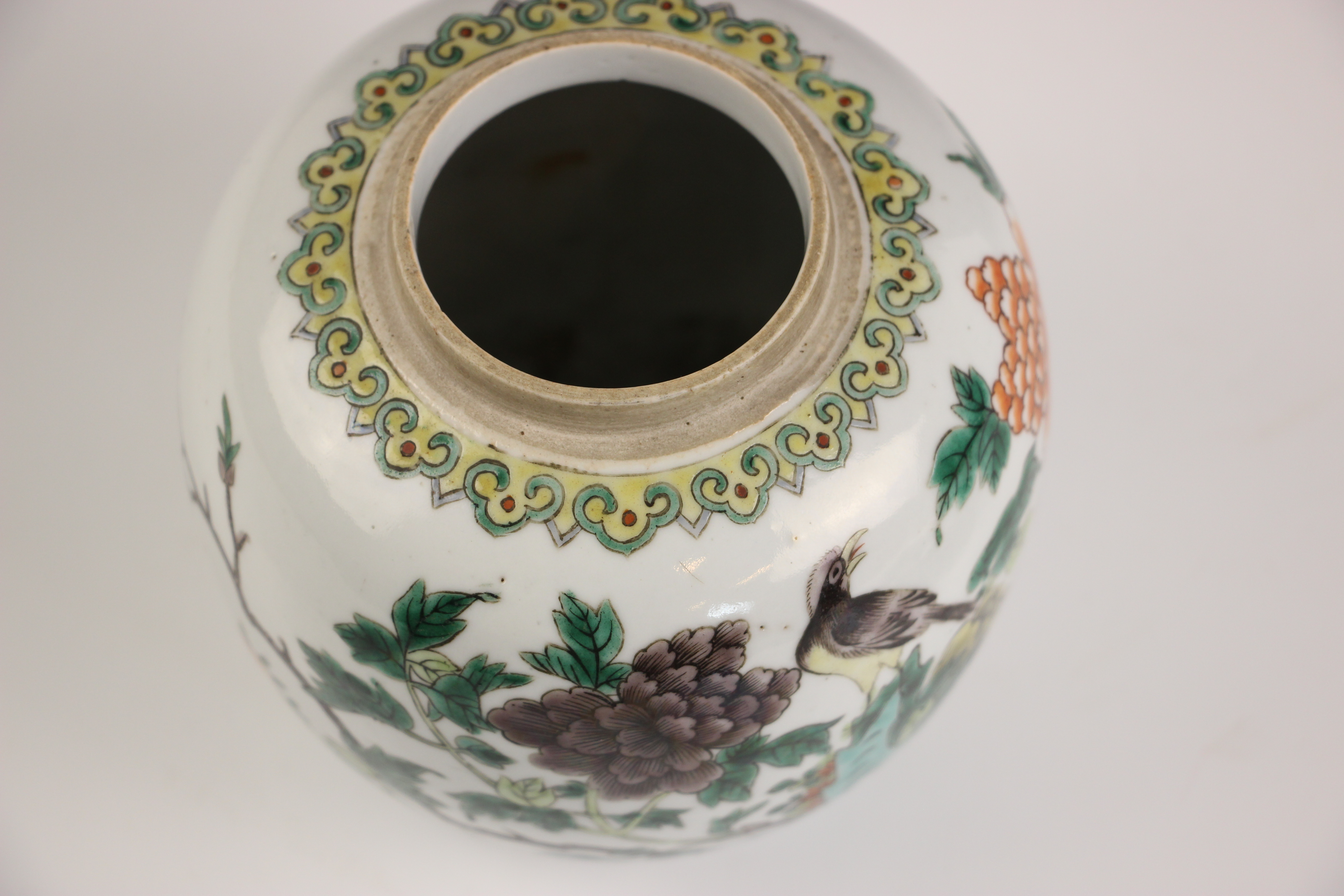 A Chinese porcelain famille vert ginger jar, cover, and stand, 19th century, the ovoid ginger jar - Image 5 of 7