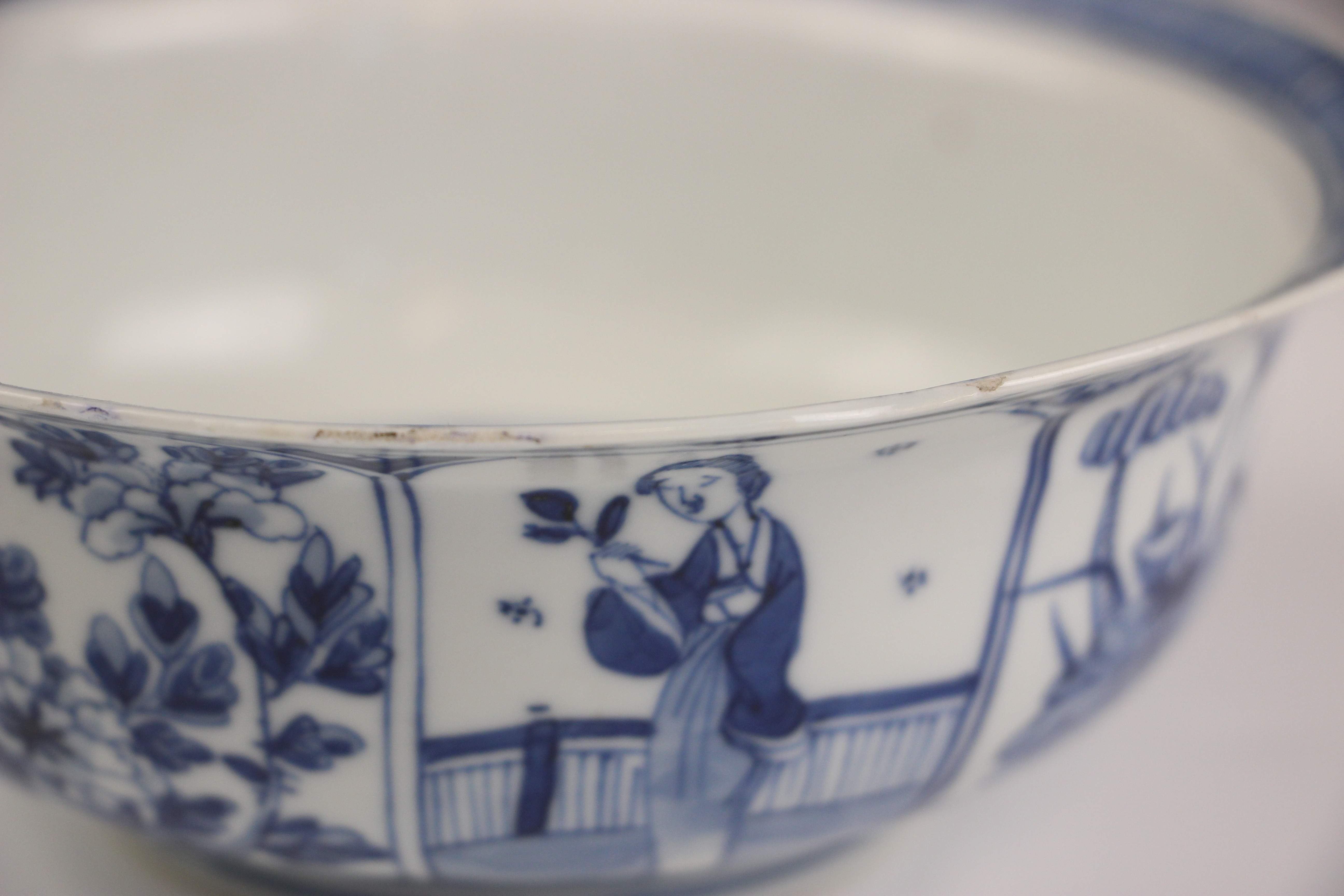 A Chinese porcelain blue and white bowl, 19th century, Kangxi four character mark, decorated in - Image 6 of 7