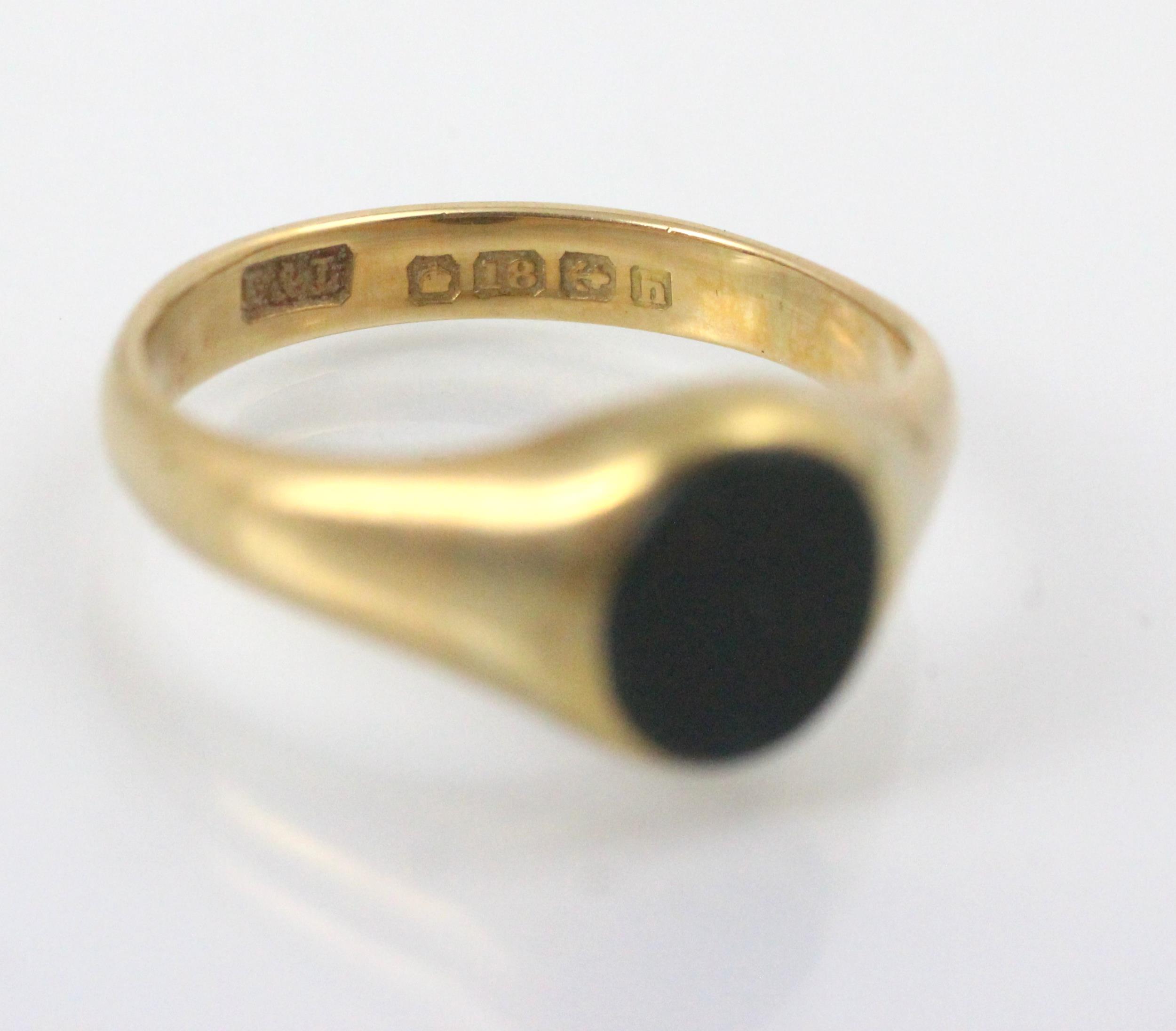 An 18ct yellow gold signet ring, the oval bloodstone leading to a plain polished shank, stamped ‘L& - Image 2 of 3