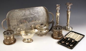A selection of silver and silver plated items, including a cased set of six 'coffee bean' terminal