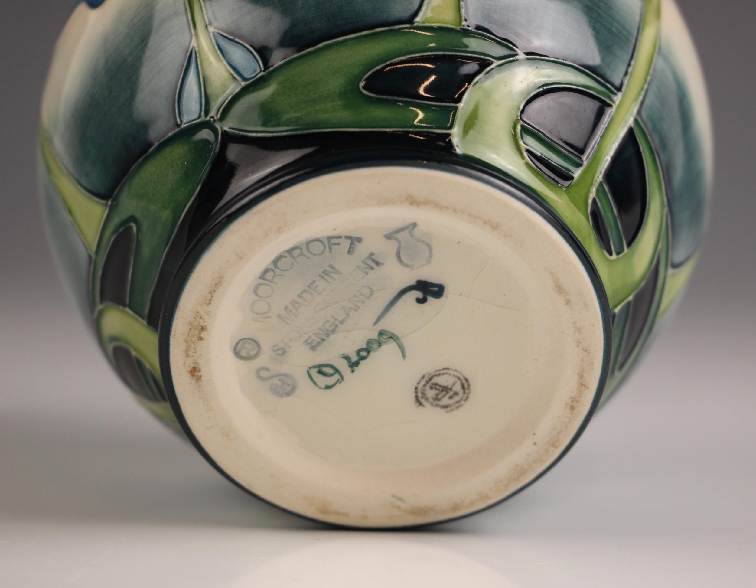 A Moorcroft trial vase, decorated in the ‘Chestnuts’ pattern, in a blue and white colour way, - Image 4 of 6