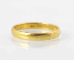 A 22ct yellow gold wedding band, stamped ‘L&W’ Birmingham 1936, ring size P, 3.2gms