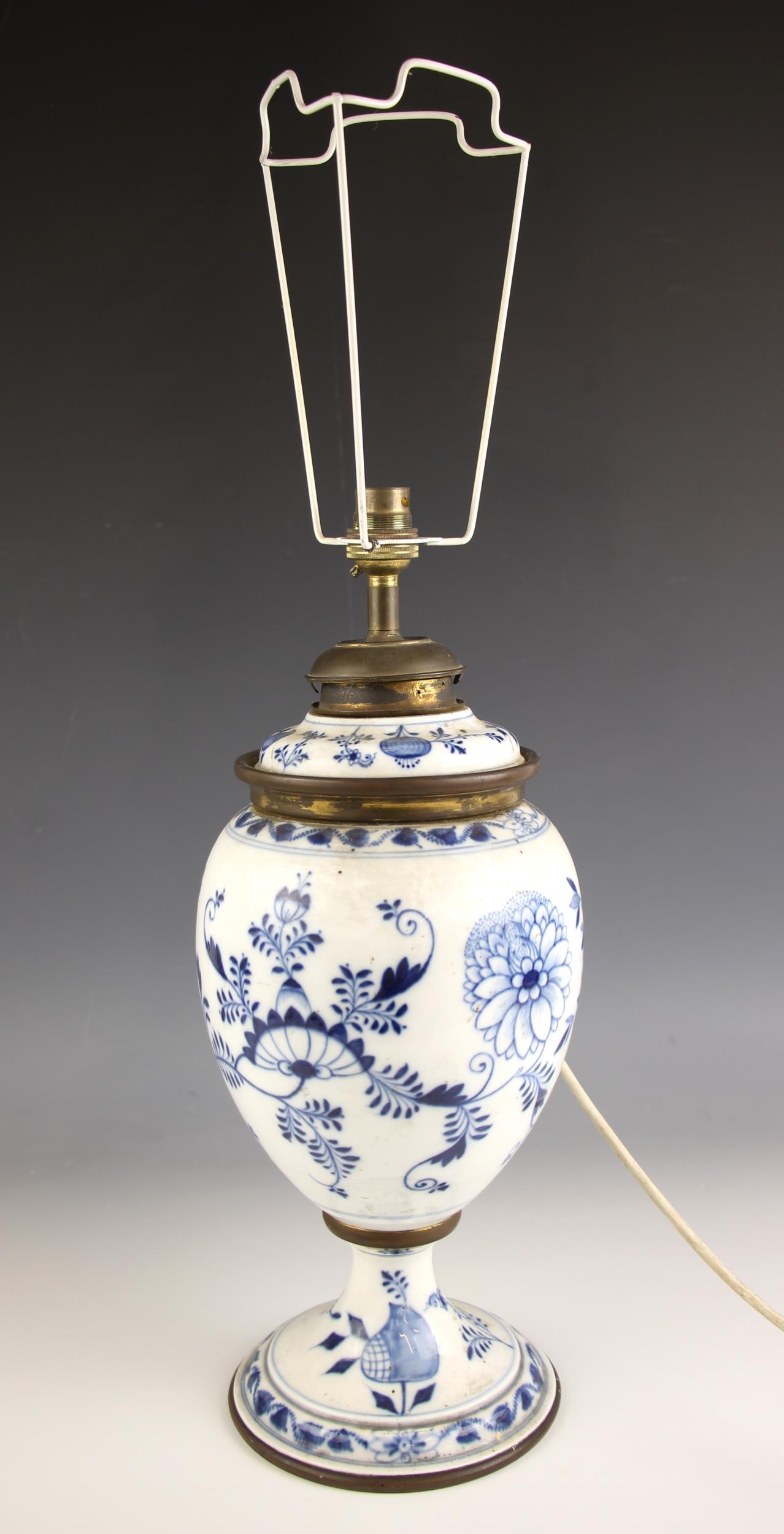 A Meissen porcelain Onion pattern blue and white lamp base, of baluster form with removable cover - Image 2 of 6